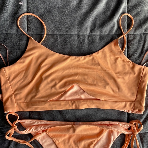 Large orange baiting suit never worn no tags by egreis brand - Picture 4 of 8